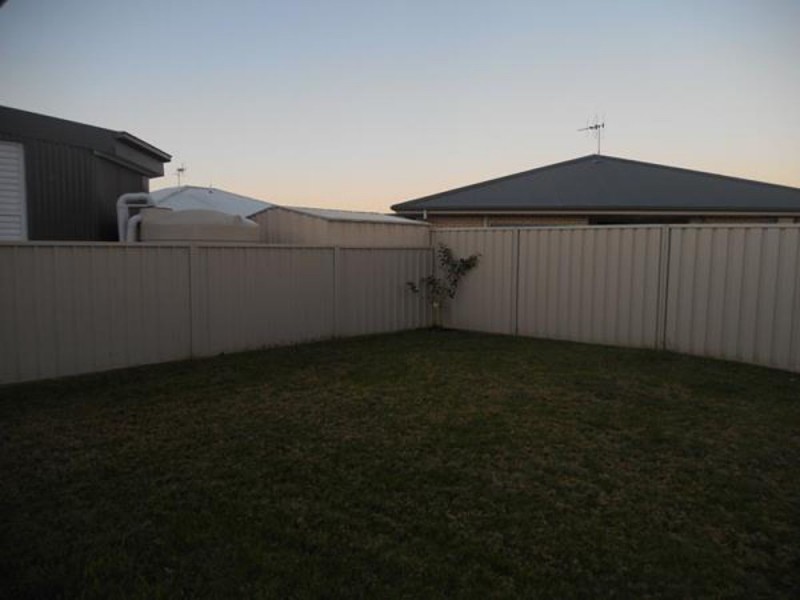 38 Albatross, Old Bar NSW 2430