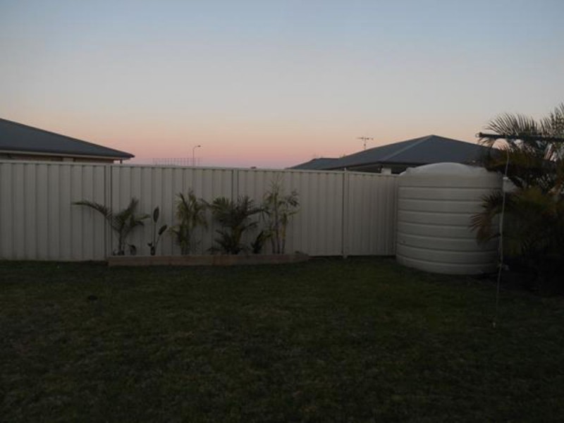 38 Albatross, Old Bar NSW 2430