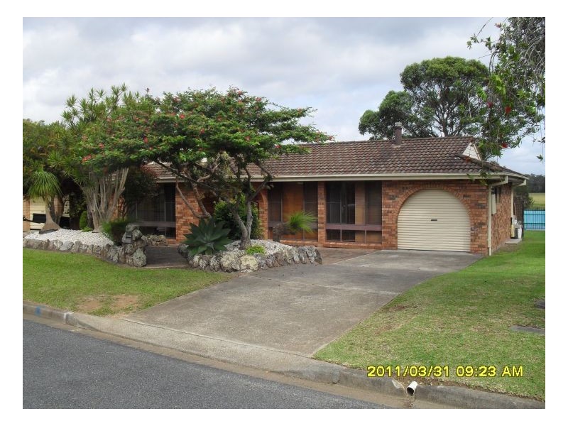 37 Gannet Cres, Old Bar NSW 2430