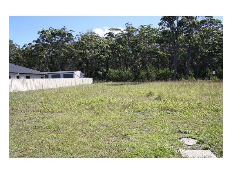 27 Albatross Way, Old Bar NSW 2430