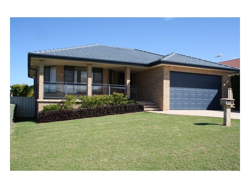 8 Mistral Place, Old Bar NSW 2430