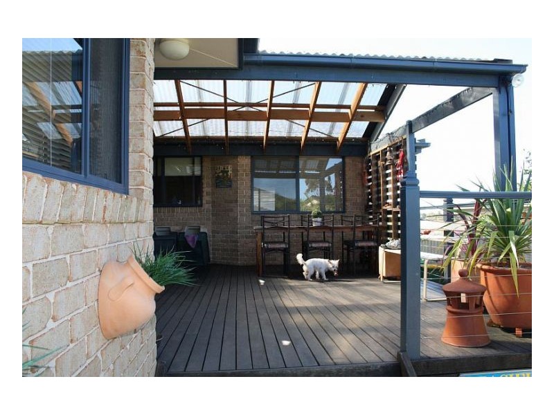 8 Mistral Place, Old Bar NSW 2430