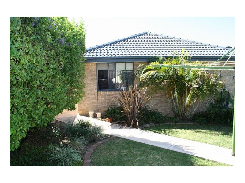 8 Mistral Place, Old Bar NSW 2430