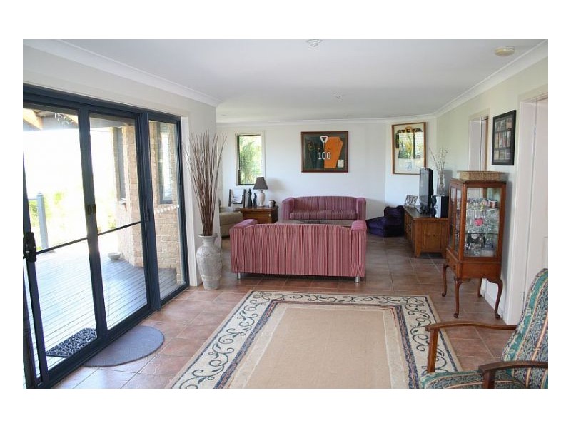 8 Mistral Place, Old Bar NSW 2430