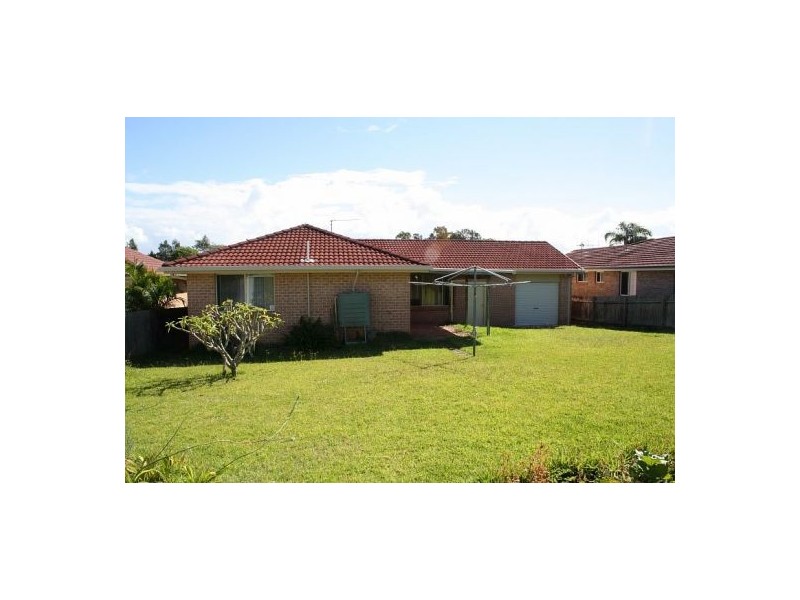 12 Molong Road, Old Bar NSW 2430