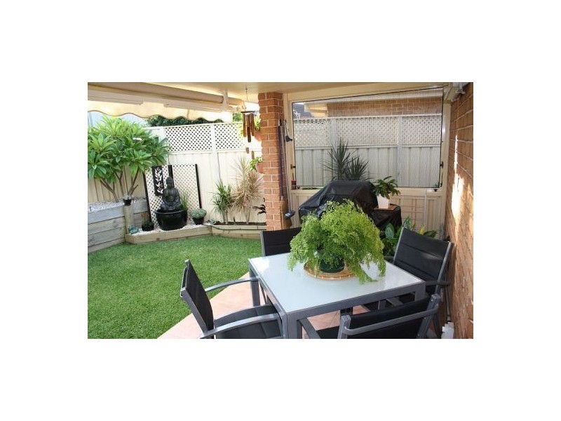 2/8 Ivy Crescent, Old Bar NSW 2430