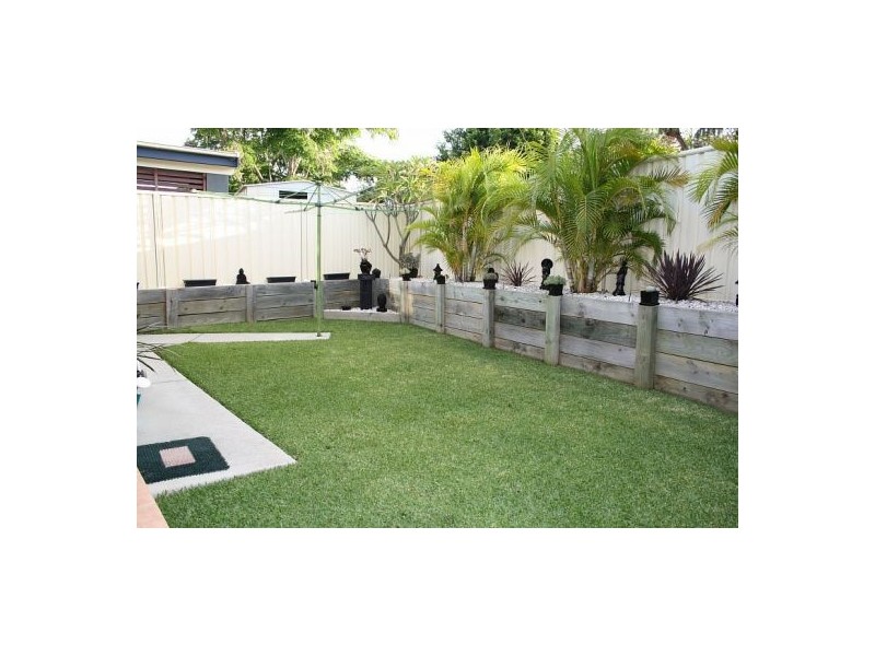 2/8 Ivy Crescent, Old Bar NSW 2430