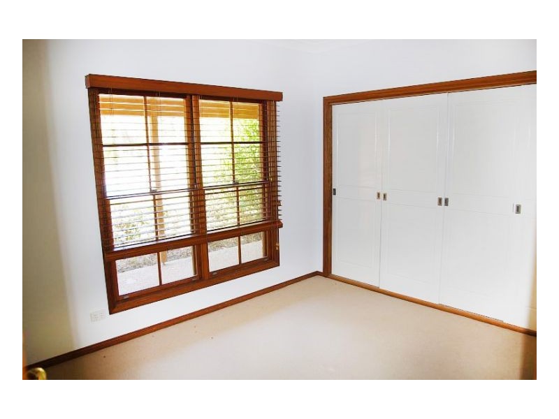 20 Kolinda Drive, Old Bar NSW 2430