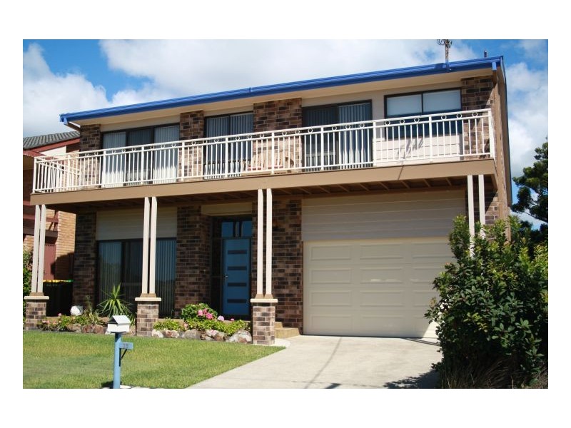 35 Pacific Pde, Old Bar NSW 2430