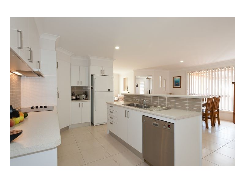 6 Rosedale Place, Tinonee NSW 2430