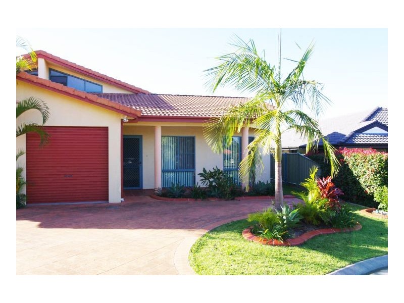 2/19 Mistral Place, Old Bar NSW 2430