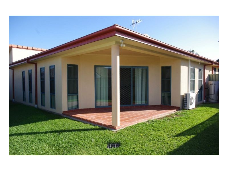 2/19 Mistral Place, Old Bar NSW 2430