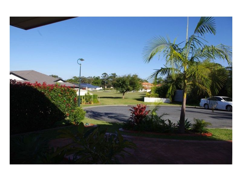 2/19 Mistral Place, Old Bar NSW 2430