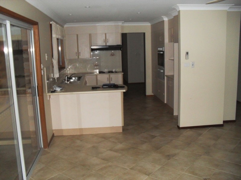 5 Silky Ash Close, Old Bar NSW 2430