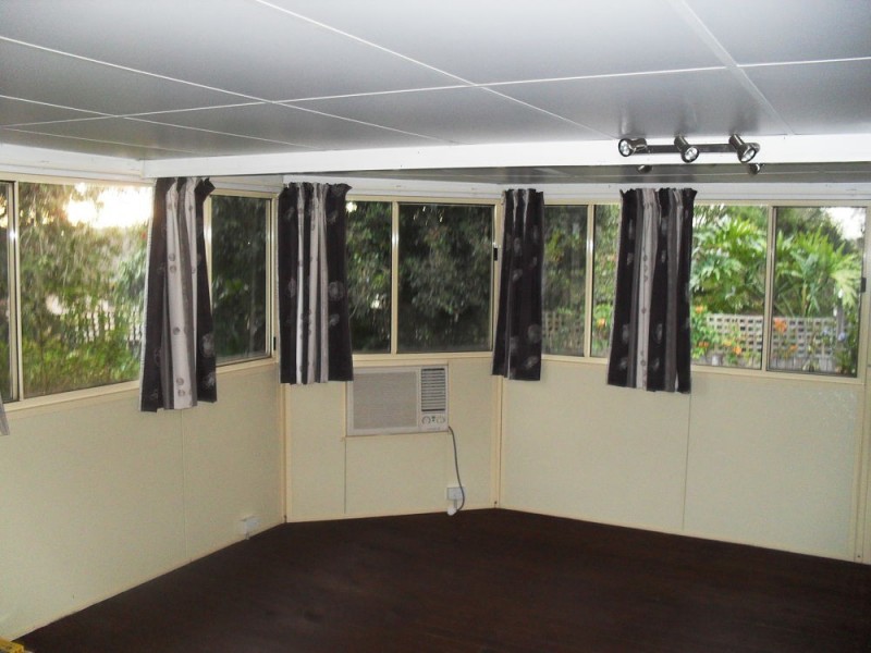 5 Silky Ash Close, Old Bar NSW 2430