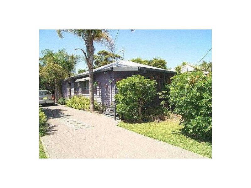 17 Clerke St, Old Bar NSW 2430