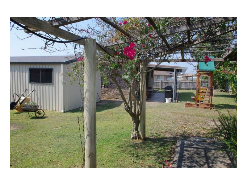 22 Suni Drive, Old Bar NSW 2430