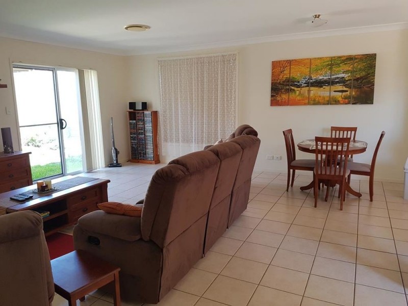 3/6 Bryan St, Old Bar NSW 2430