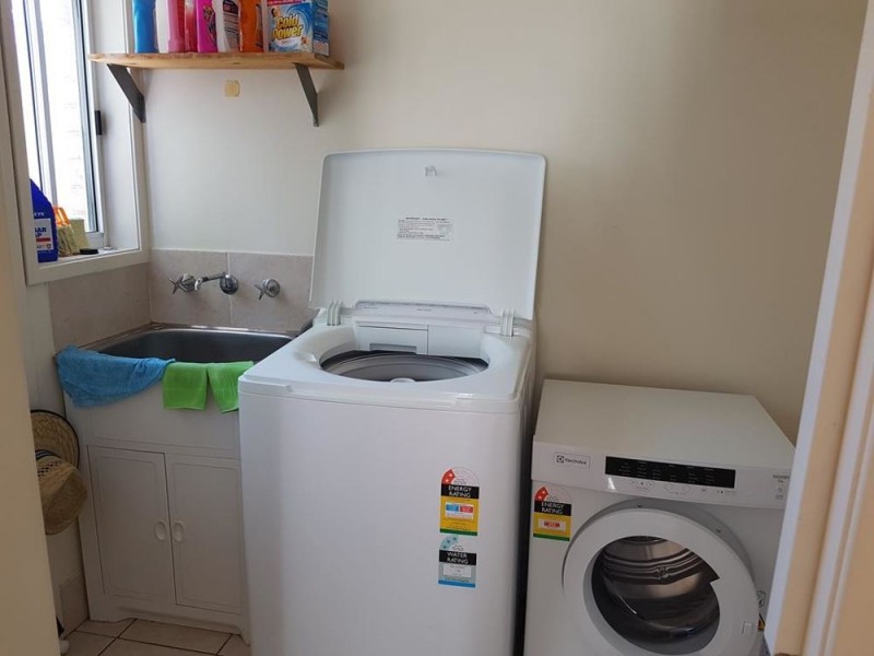 3/6 Bryan St, Old Bar NSW 2430