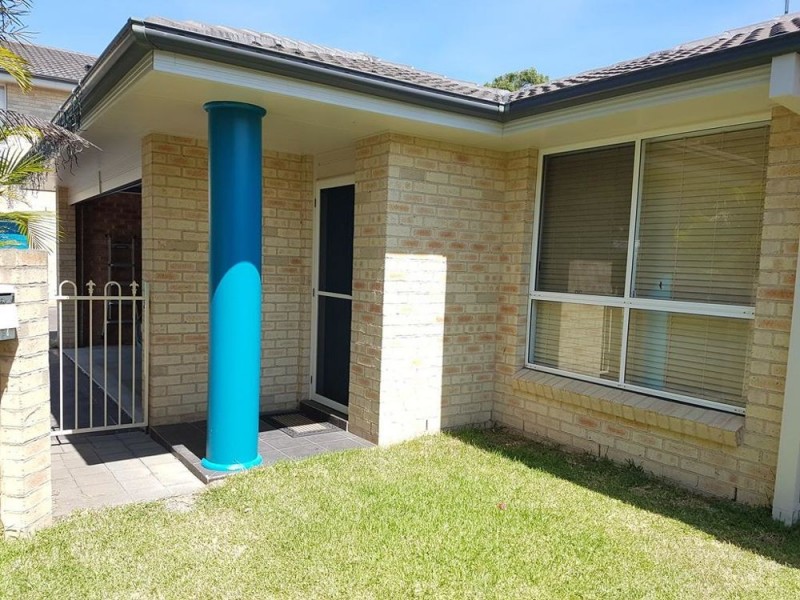 3/6 Bryan St, Old Bar NSW 2430