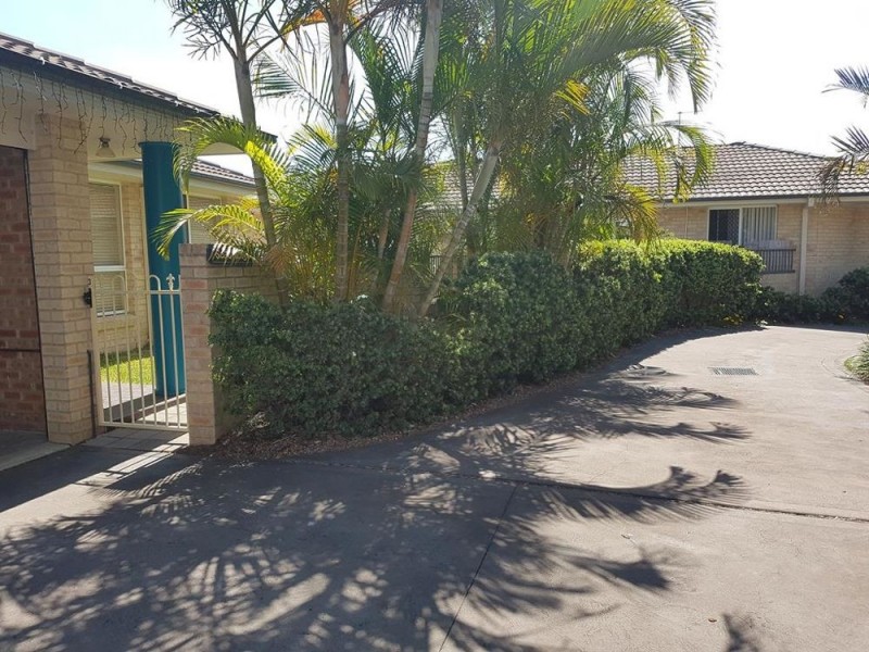 3/6 Bryan St, Old Bar NSW 2430