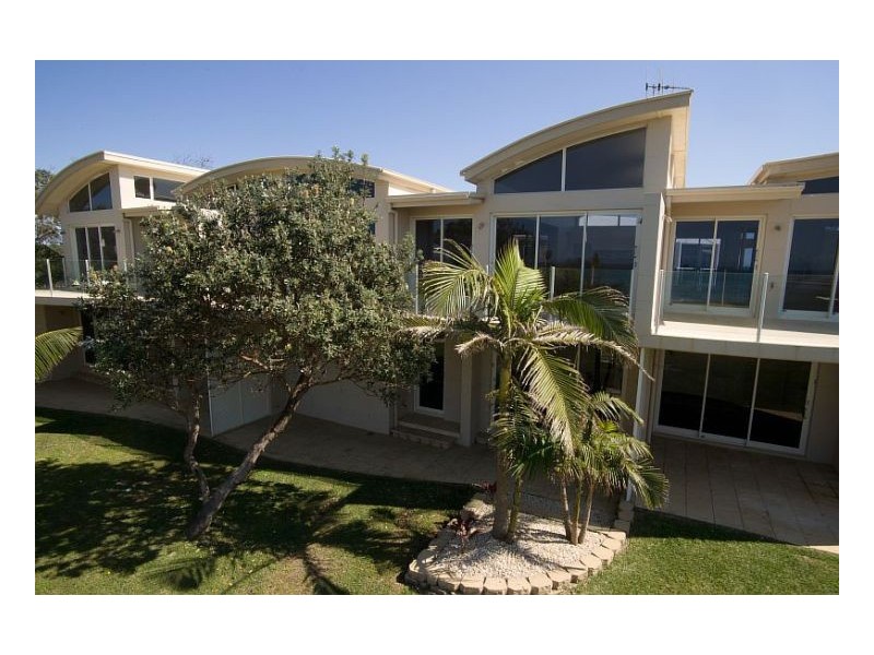 4,4A & 4B/38  Lewis Street, Old Bar NSW 2430