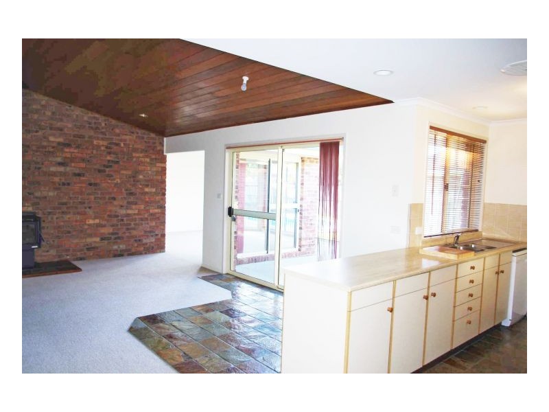 19 Pryor Crescent, Old Bar NSW 2430