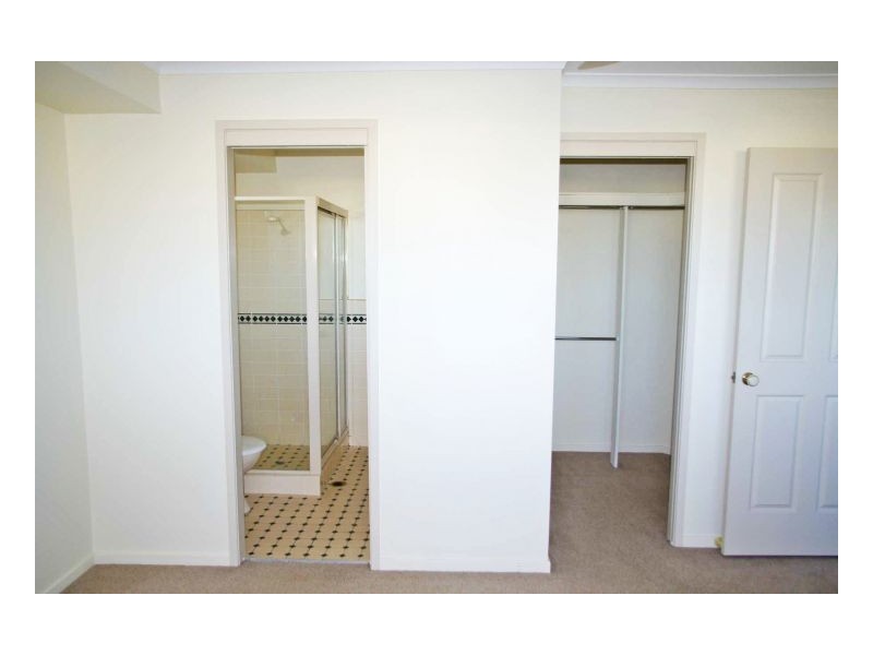 19 Pryor Crescent, Old Bar NSW 2430