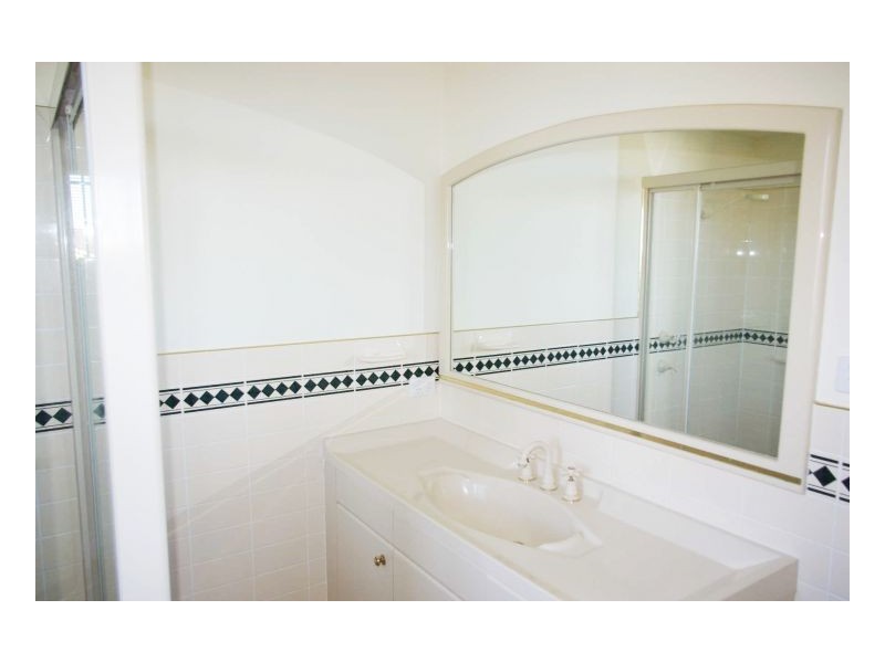 19 Pryor Crescent, Old Bar NSW 2430