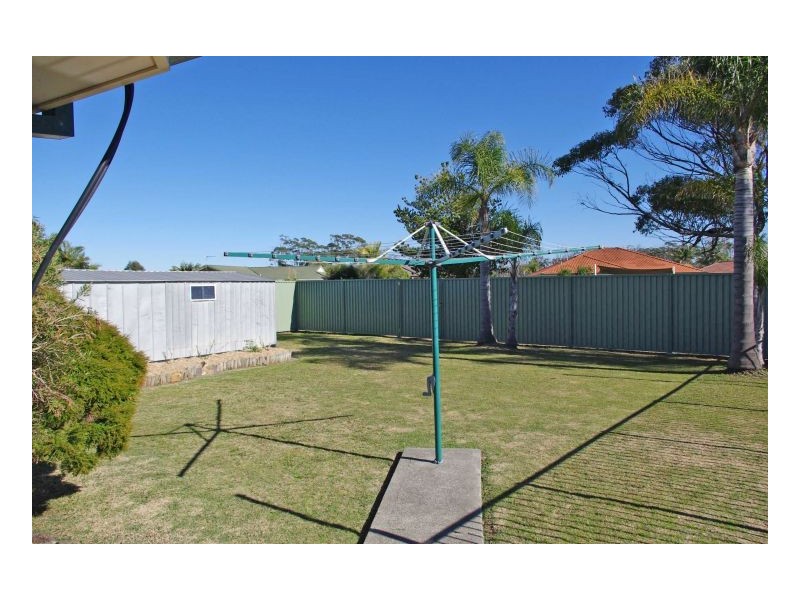 19 Pryor Crescent, Old Bar NSW 2430