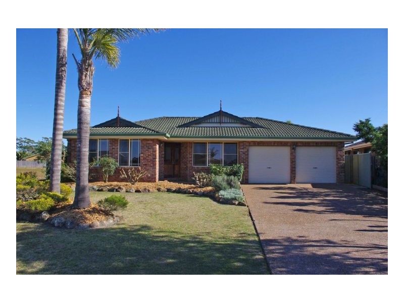 19 Pryor Crescent, Old Bar NSW 2430