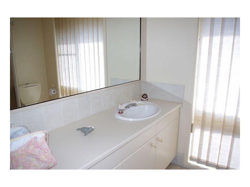 3 Pryor Crescent, Old Bar NSW 2430