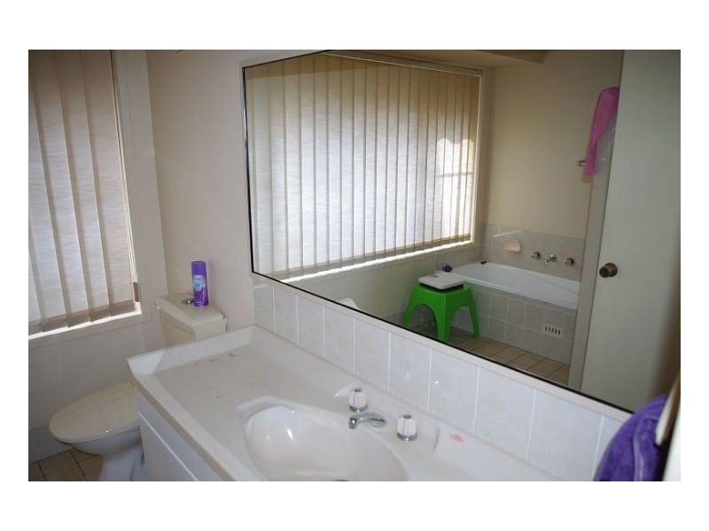 3 Pryor Crescent, Old Bar NSW 2430