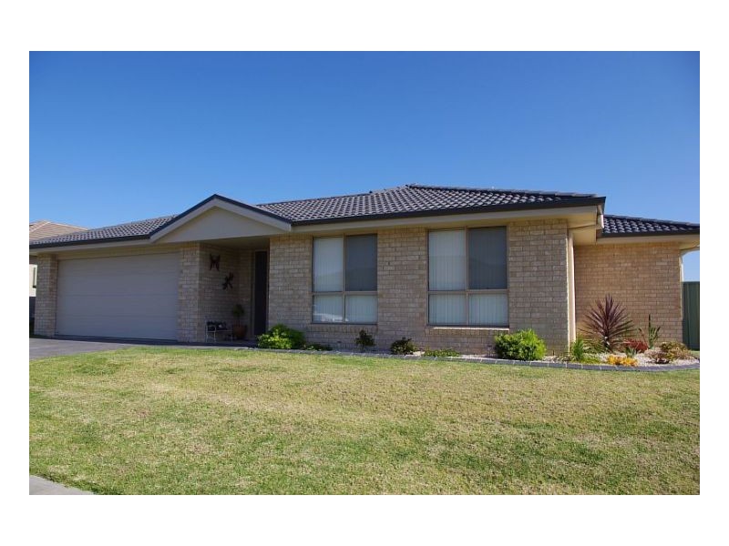 1 Mariner Avenue, Old Bar NSW 2430