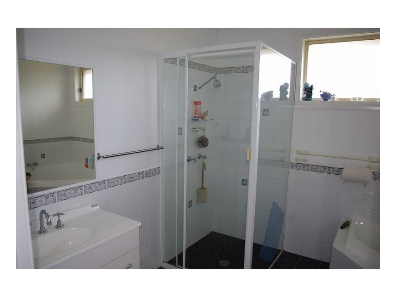 16 South Heron Rd, Old Bar NSW 2430