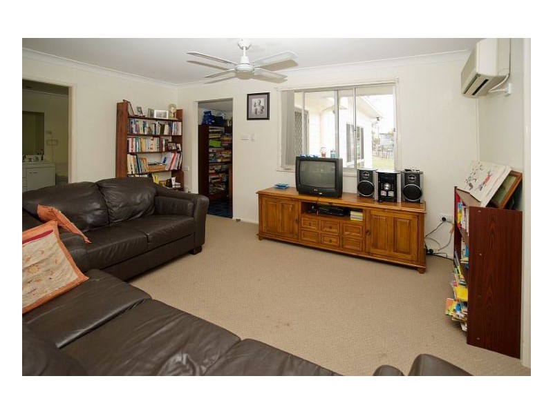 7 Richardson St, Old Bar NSW 2430