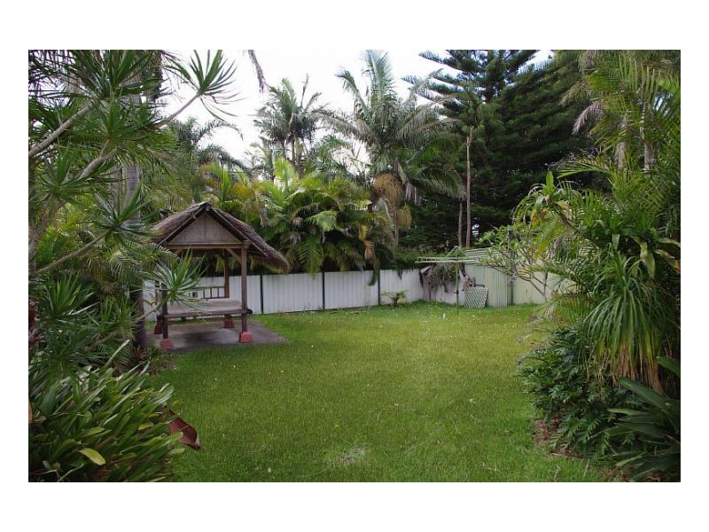 28 Hall Street, Old Bar NSW 2430