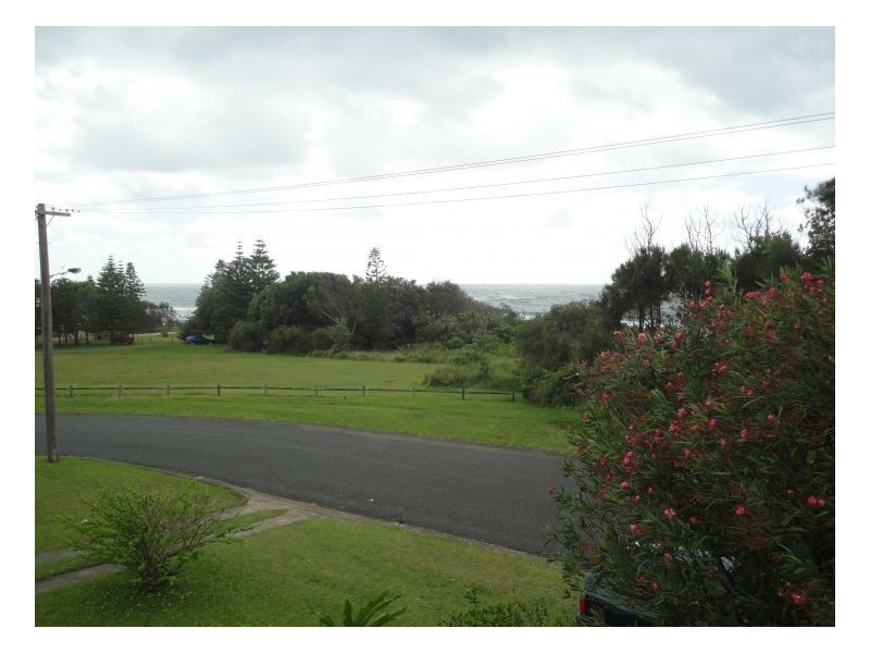 19 Ungala Road, Old Bar NSW 2430