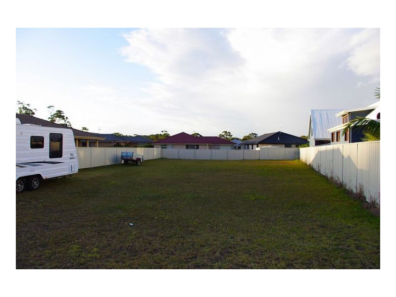 7 Flagtail Avenue, Old Bar NSW 2430