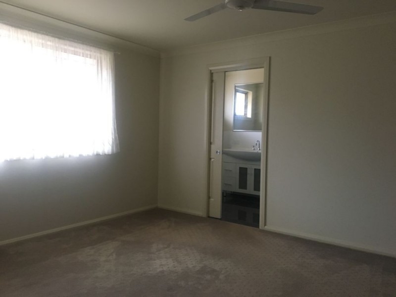 37 Bluehaven Drive, Old Bar NSW 2430