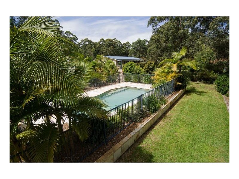 7 Rainforest Dr, Mitchells Island NSW 2430