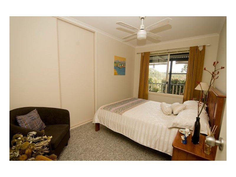 7 Rainforest Dr, Mitchells Island NSW 2430