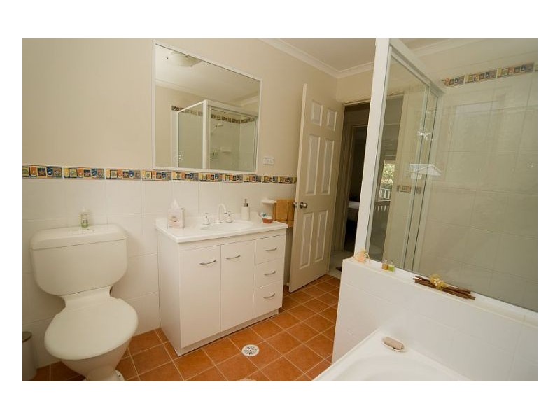 7 Rainforest Dr, Mitchells Island NSW 2430