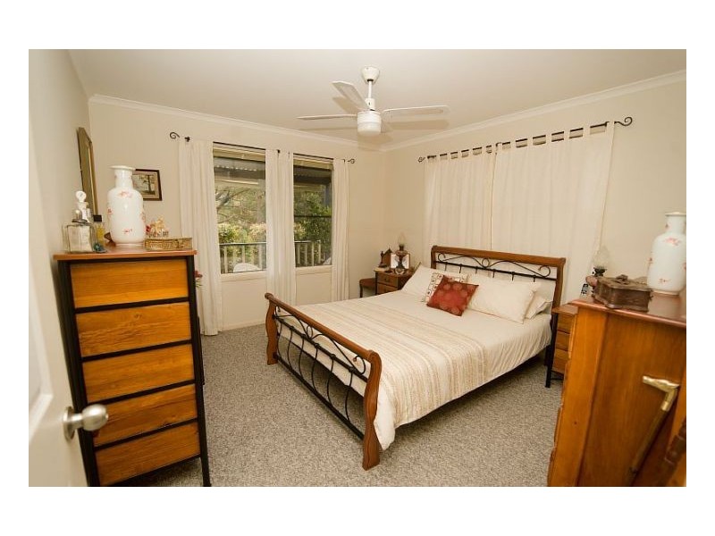 7 Rainforest Dr, Mitchells Island NSW 2430