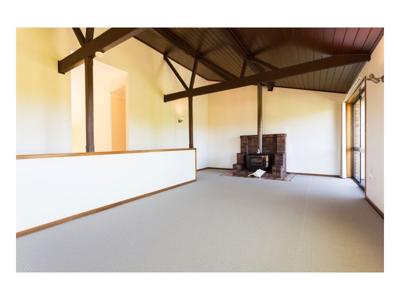 18 Joel Drive, Old Bar NSW 2430