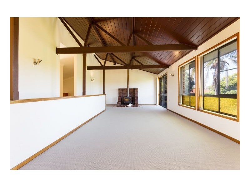 18 Joel Drive, Old Bar NSW 2430