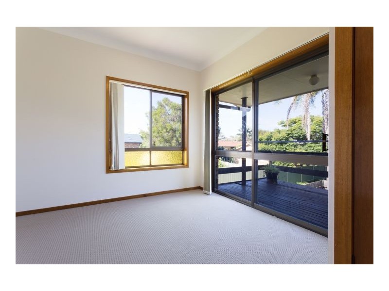 18 Joel Drive, Old Bar NSW 2430