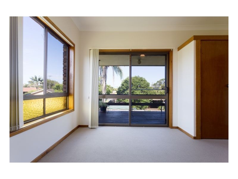 18 Joel Drive, Old Bar NSW 2430
