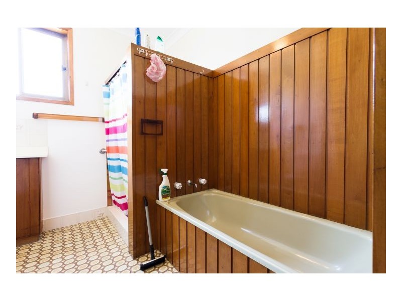 18 Joel Drive, Old Bar NSW 2430