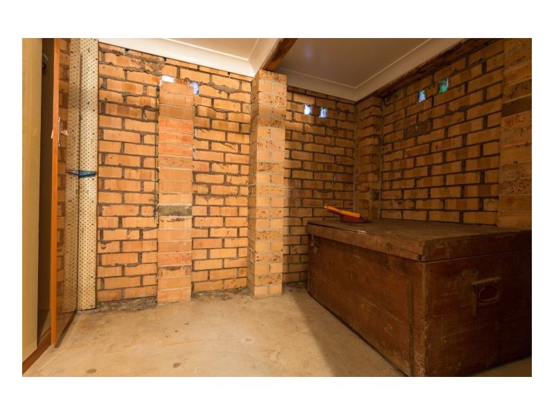18 Joel Drive, Old Bar NSW 2430